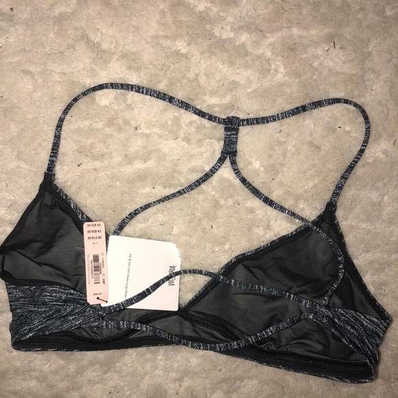 NWT Victoria’s Secret sports bra - Picture 2 of 3